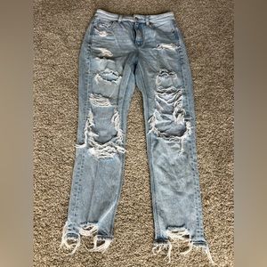 American eagle, ripped jeans